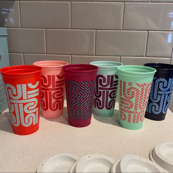 Starbucks Christmas Set of 6 Colour Changing Cups - Picture 5 of 6